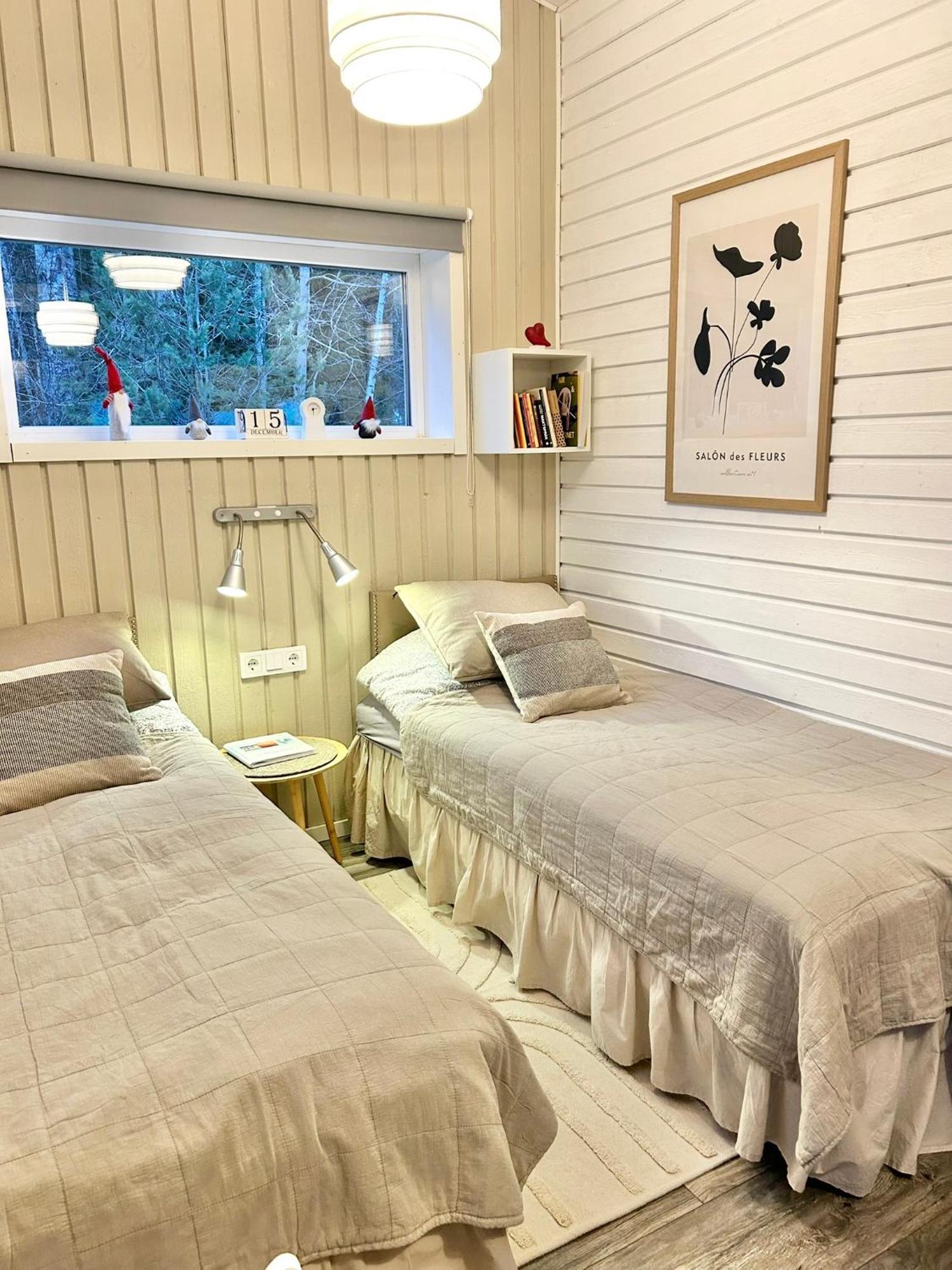 Lilla Huset Bed & Breakfast - Countryside Guesthouse, Free Parking Örebro Eksteriør bilde