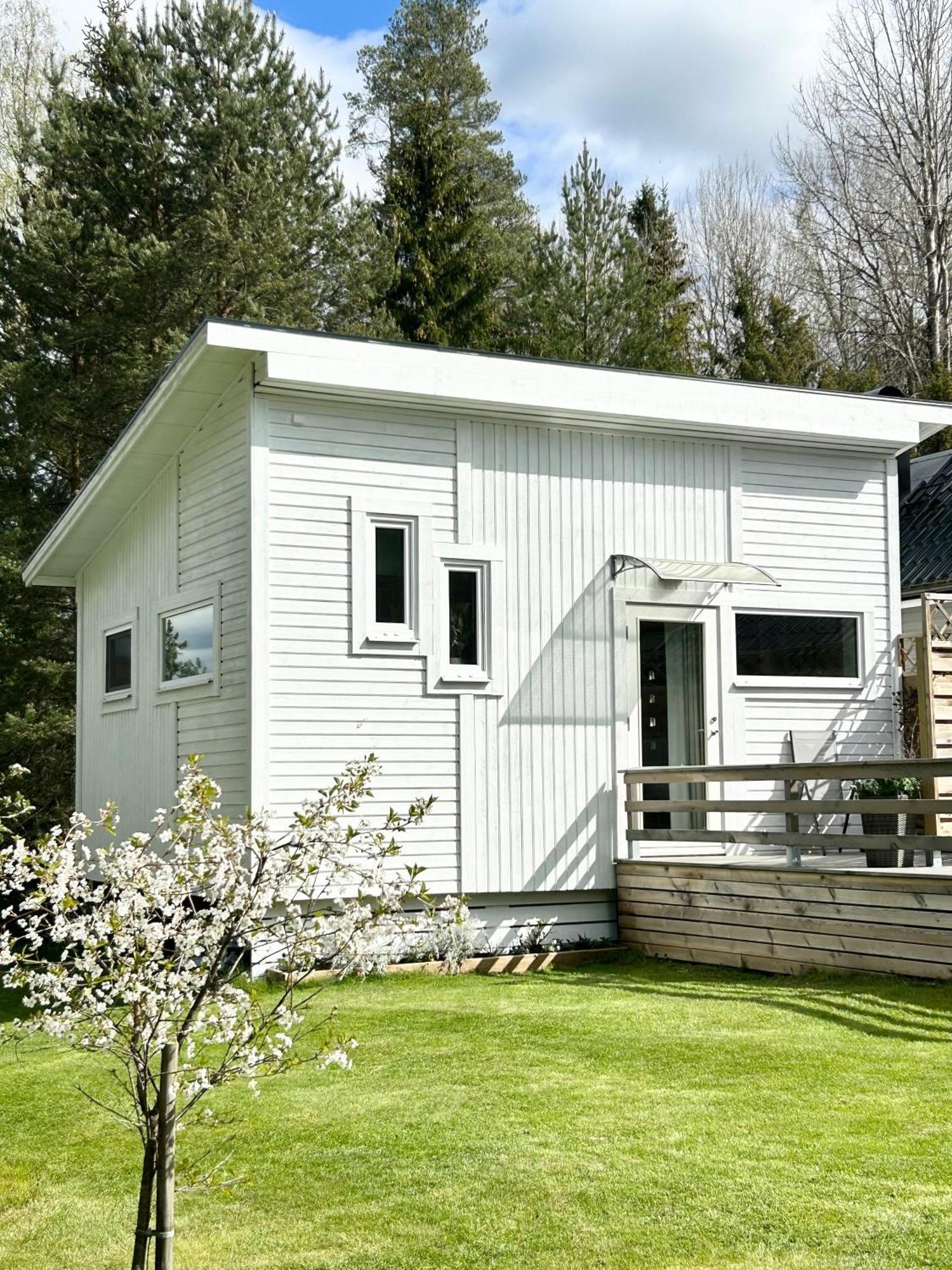 Lilla Huset Bed & Breakfast - Countryside Guesthouse, Free Parking Örebro Eksteriør bilde